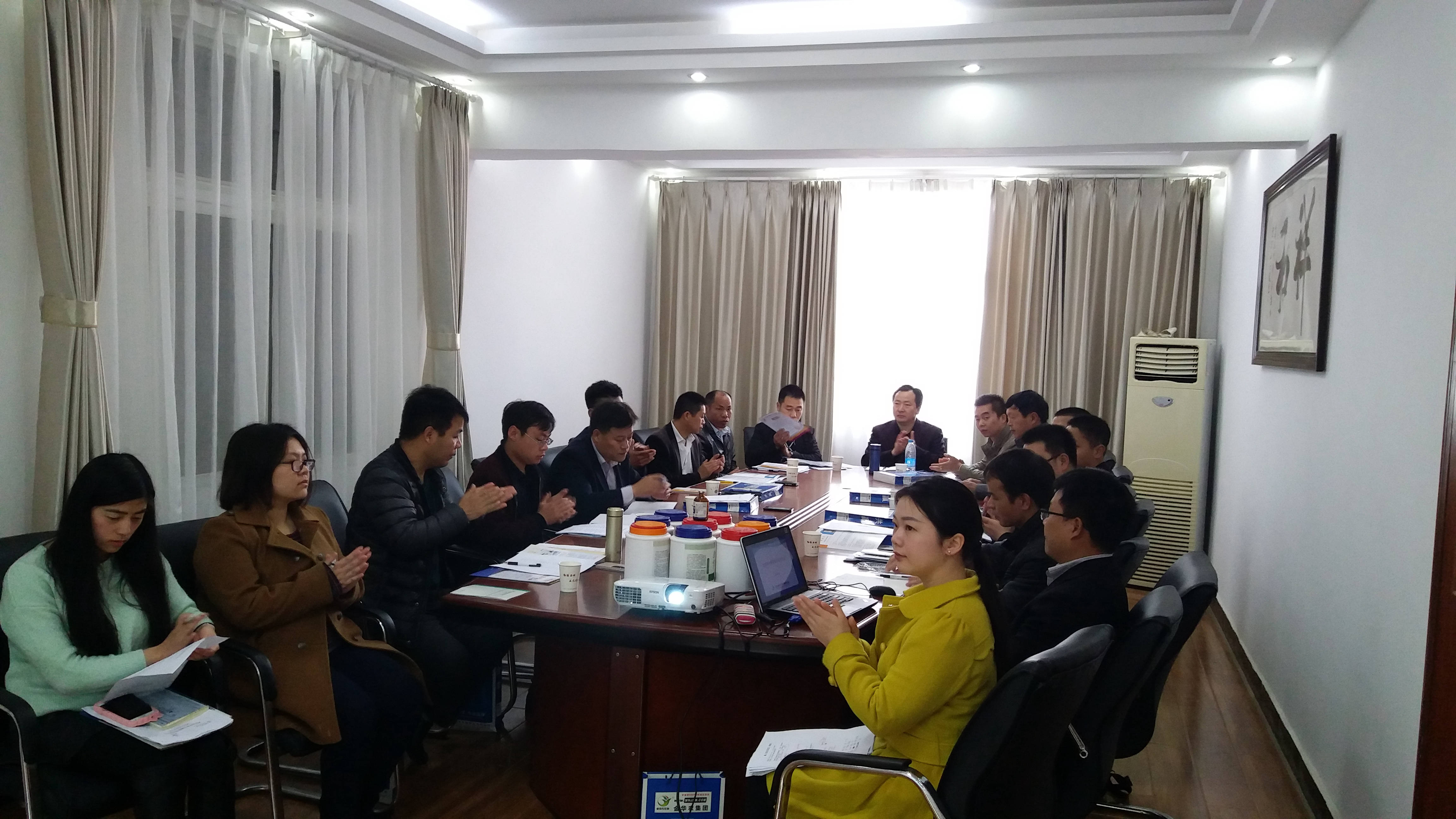 培訓(xùn)現(xiàn)場，大家為精彩的交流分享鼓掌叫好！